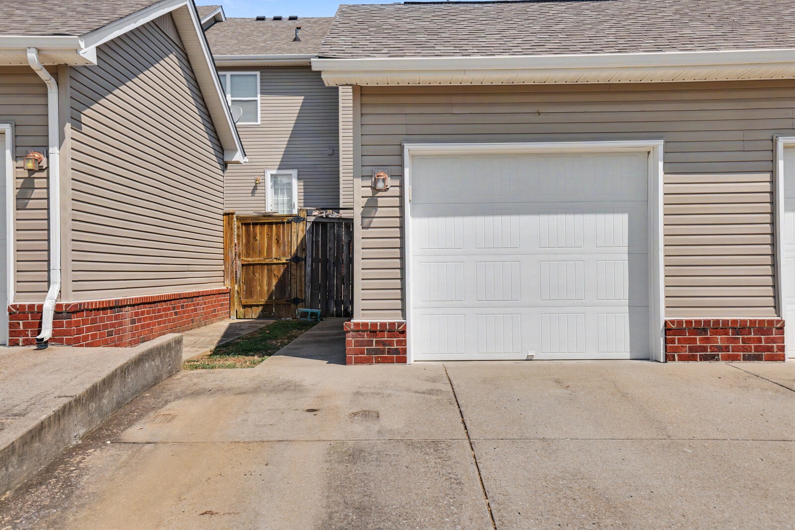 1420 Riverbrook Dr