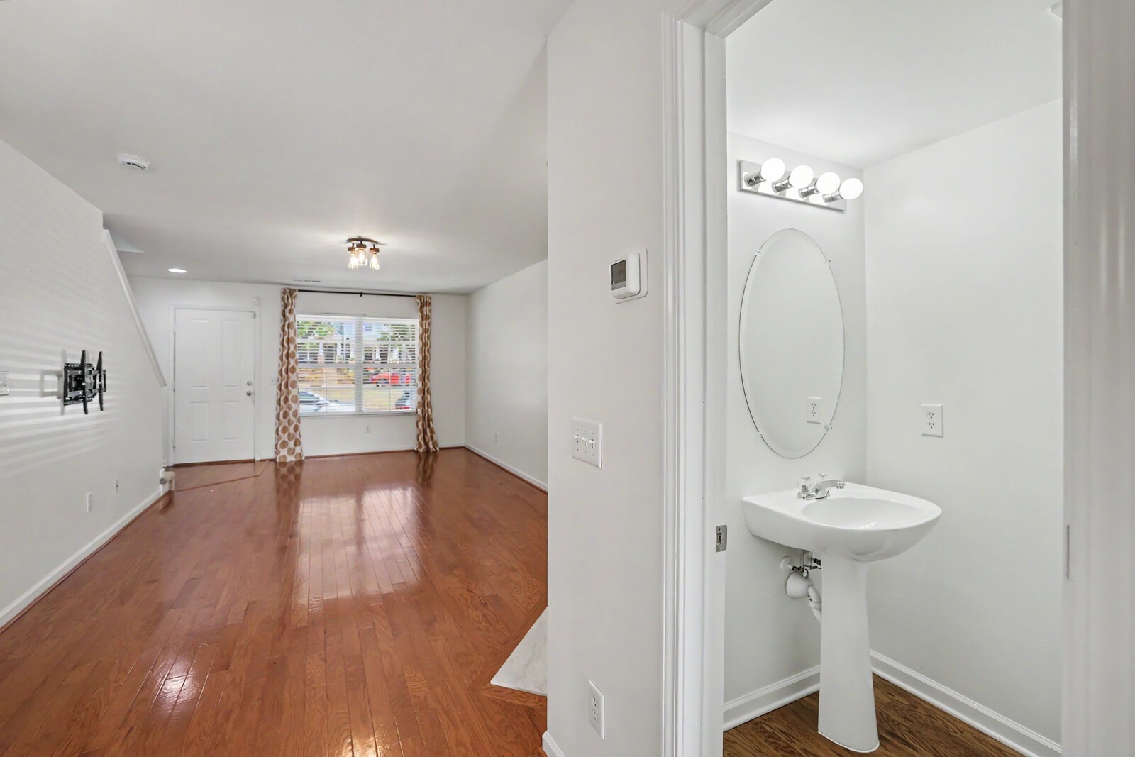 1420 Riverbrook Dr