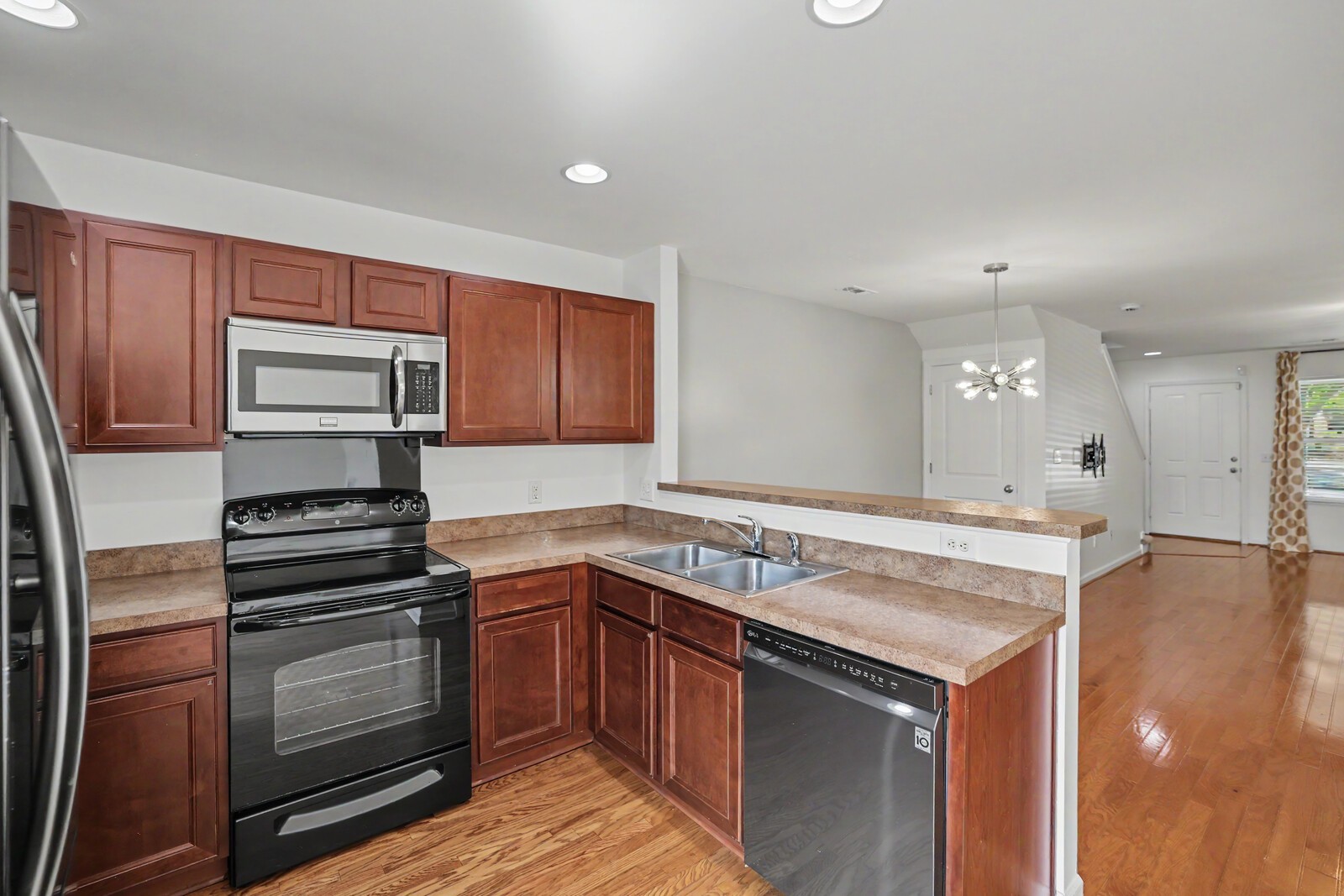 1420 Riverbrook Dr