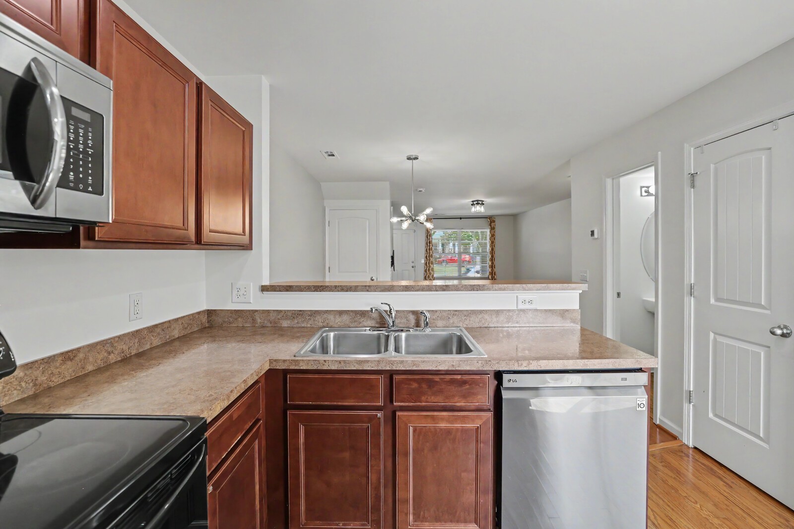 1420 Riverbrook Dr