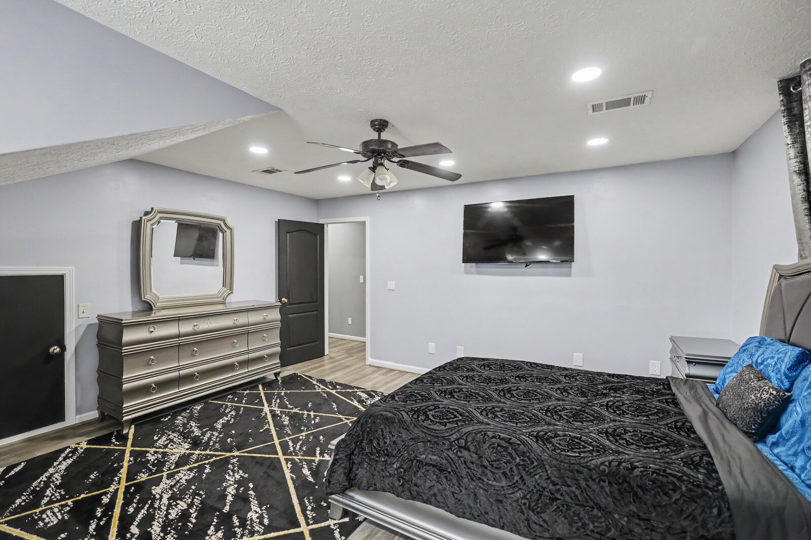 709 Keeton Ct