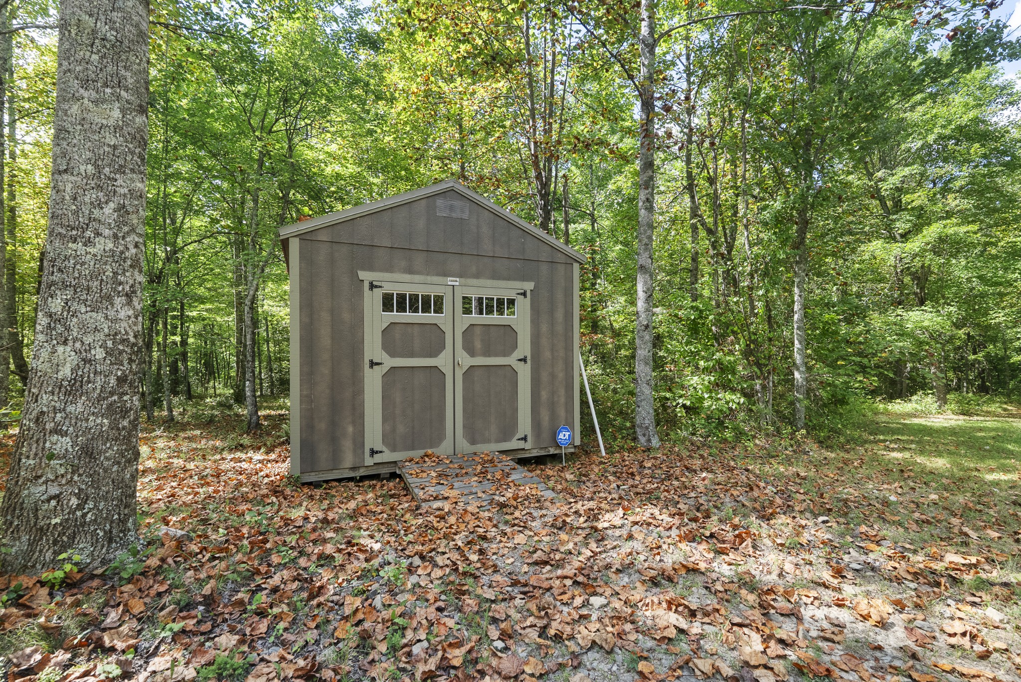625 Meadows Ln