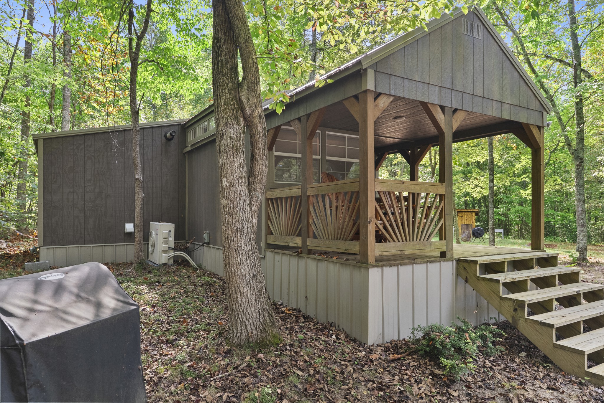 625 Meadows Ln