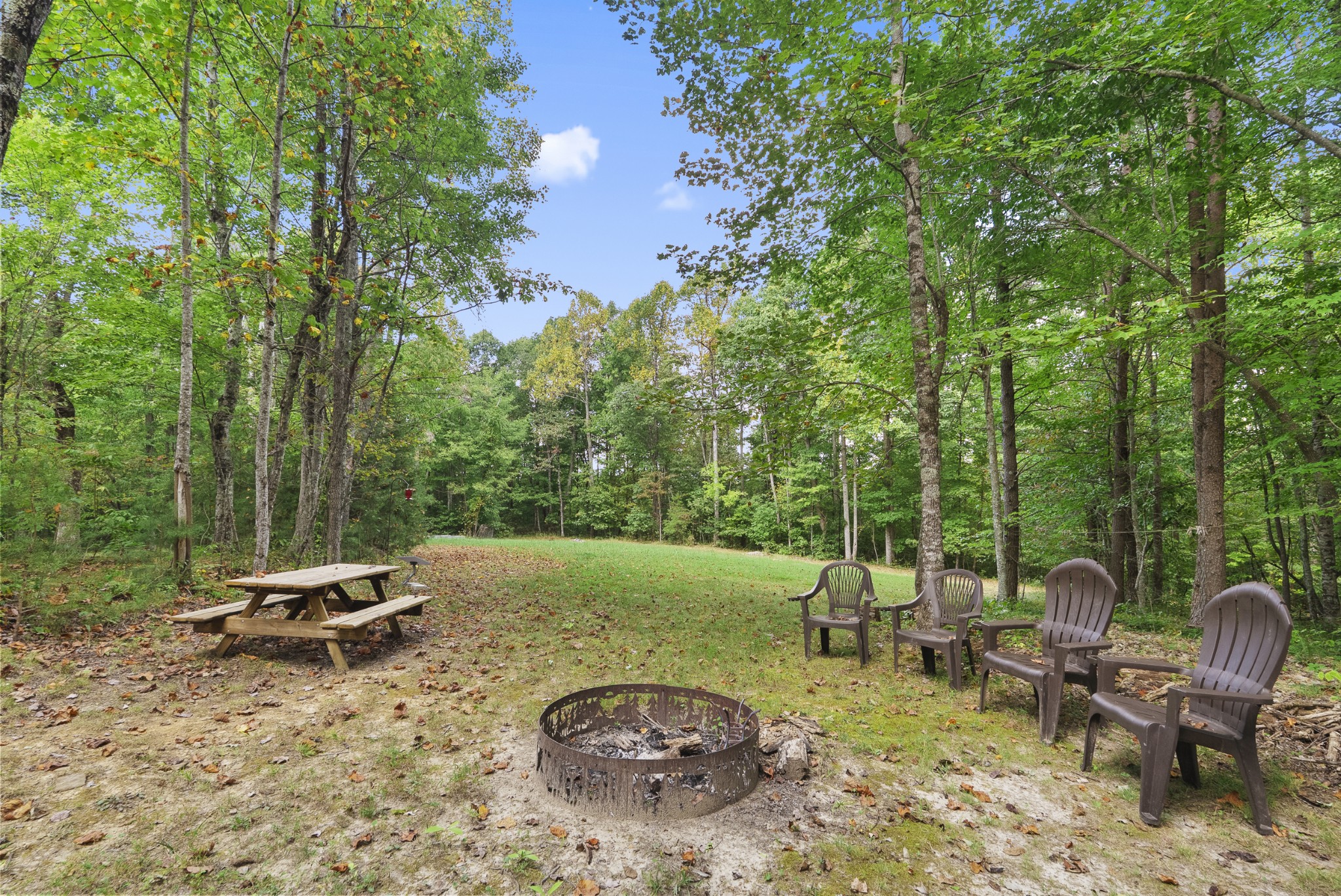 625 Meadows Ln