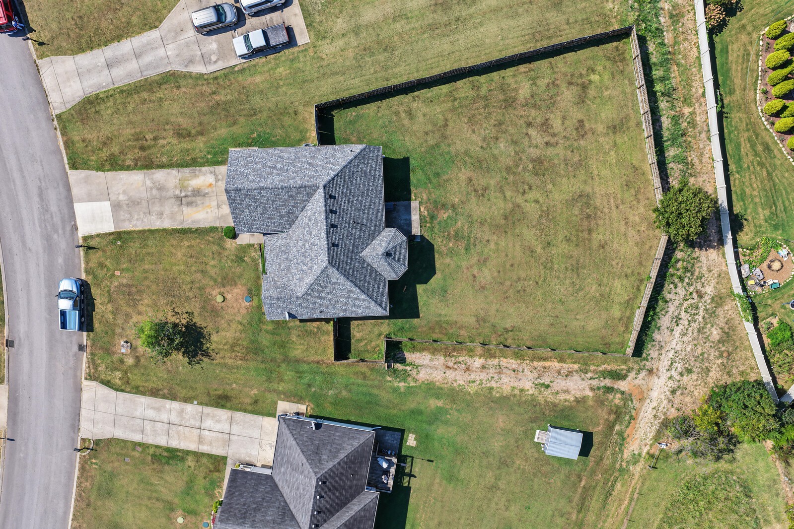 1220 Crescent Ridge Dr