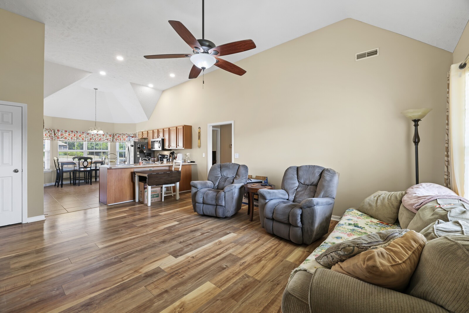 1220 Crescent Ridge Dr