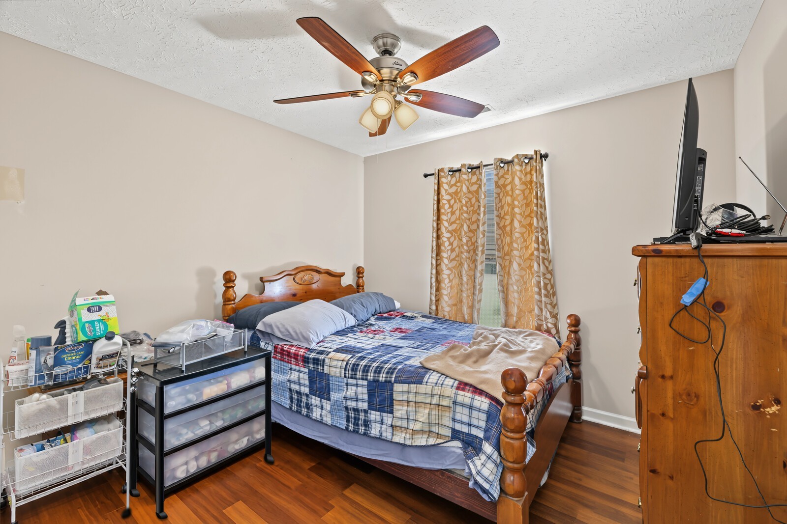 1220 Crescent Ridge Dr