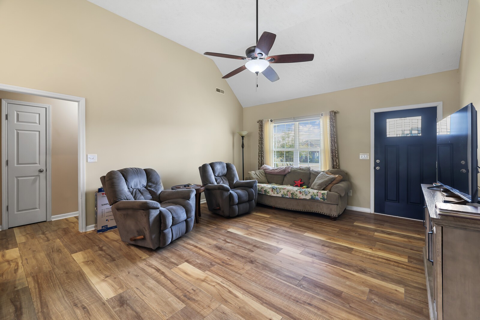 1220 Crescent Ridge Dr