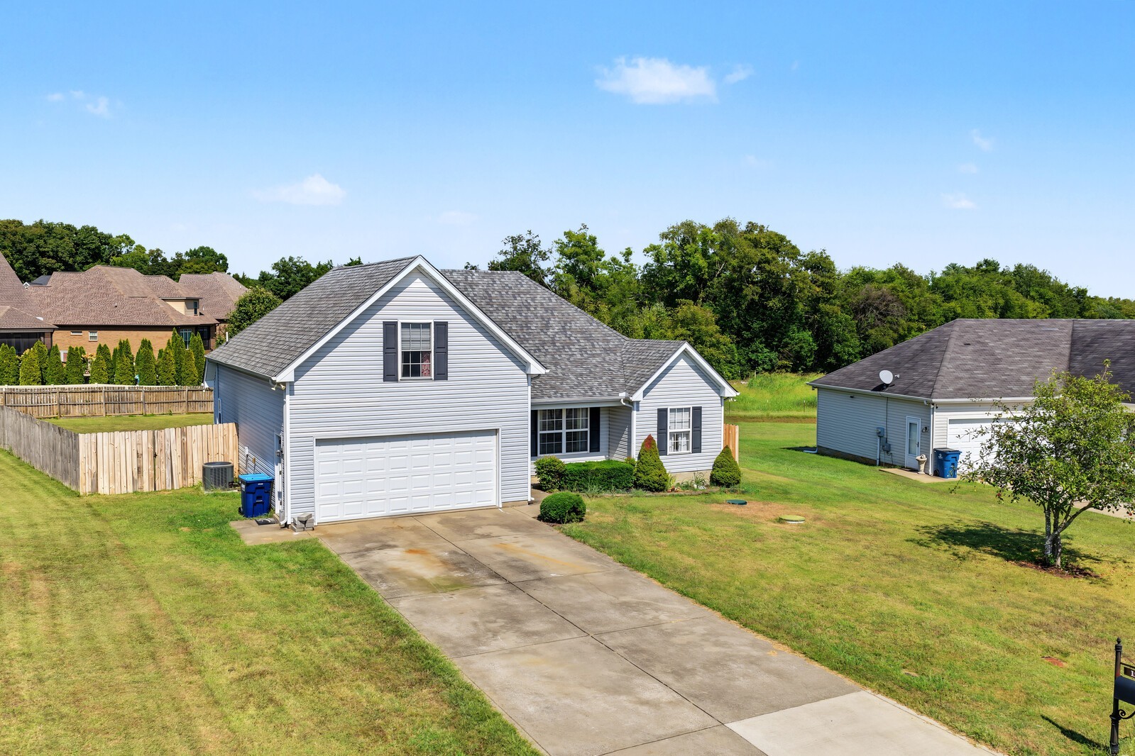 1220 Crescent Ridge Dr