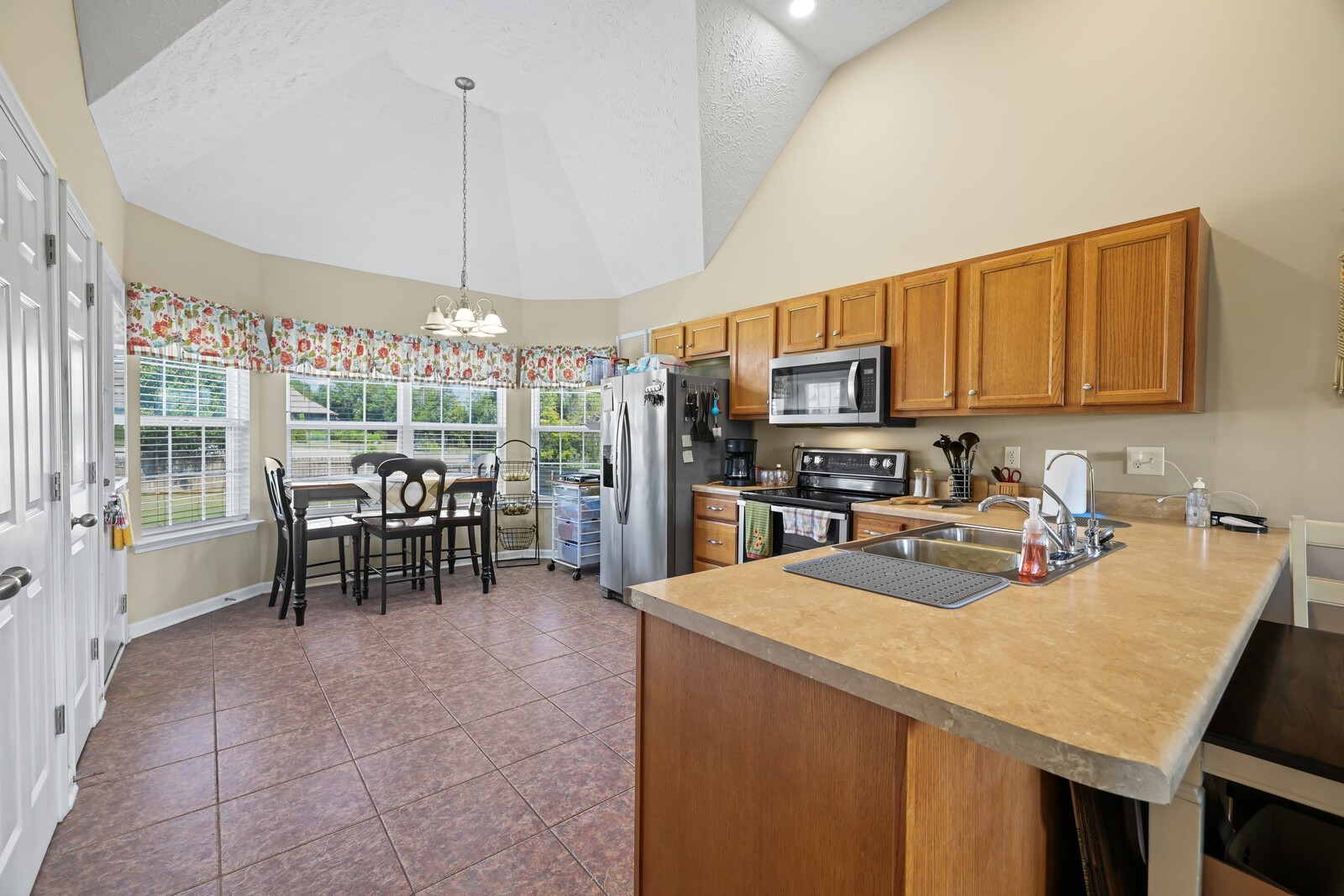 1220 Crescent Ridge Dr