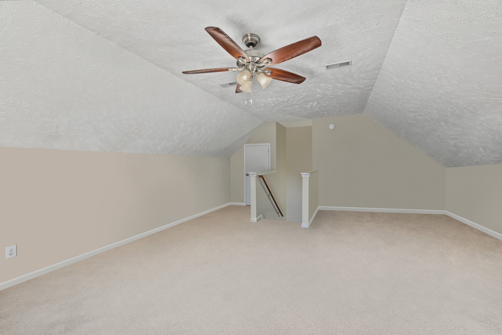1220 Crescent Ridge Dr