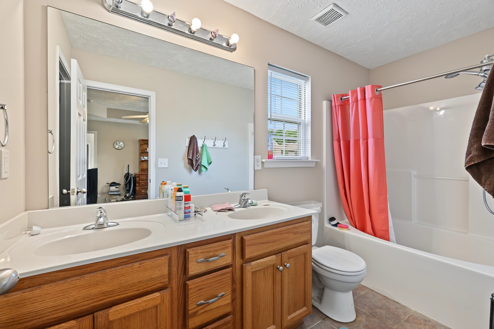 1220 Crescent Ridge Dr