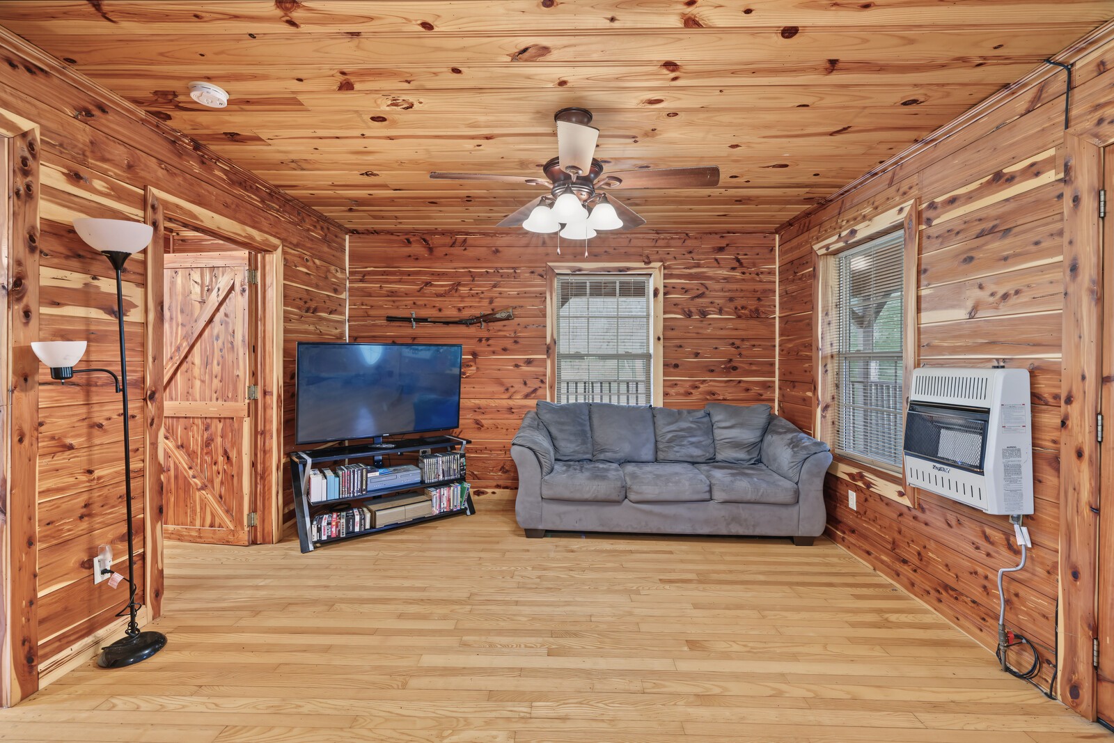 82 N Olivia Ln