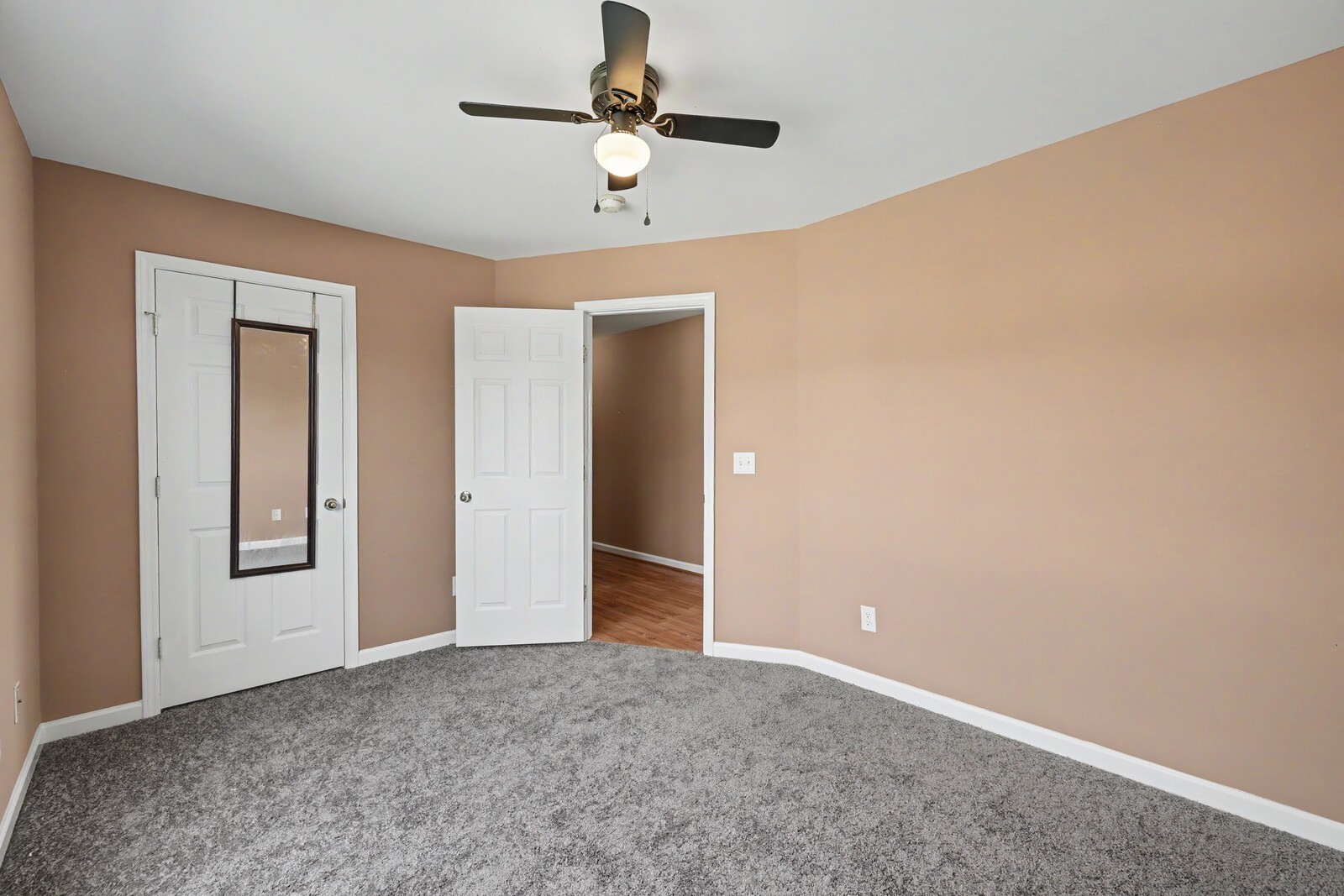 1612 London Dr