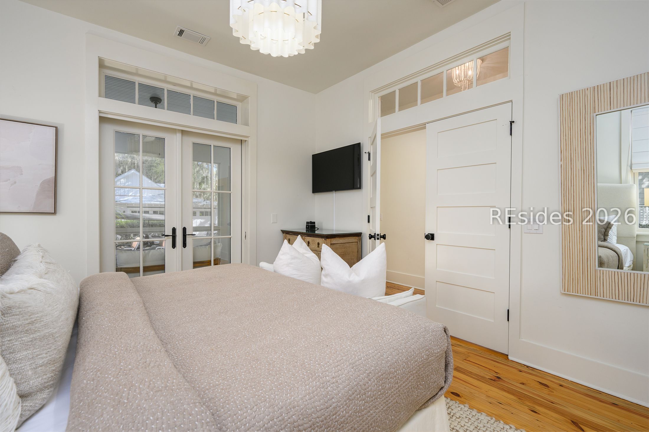 15 S Drayton Street