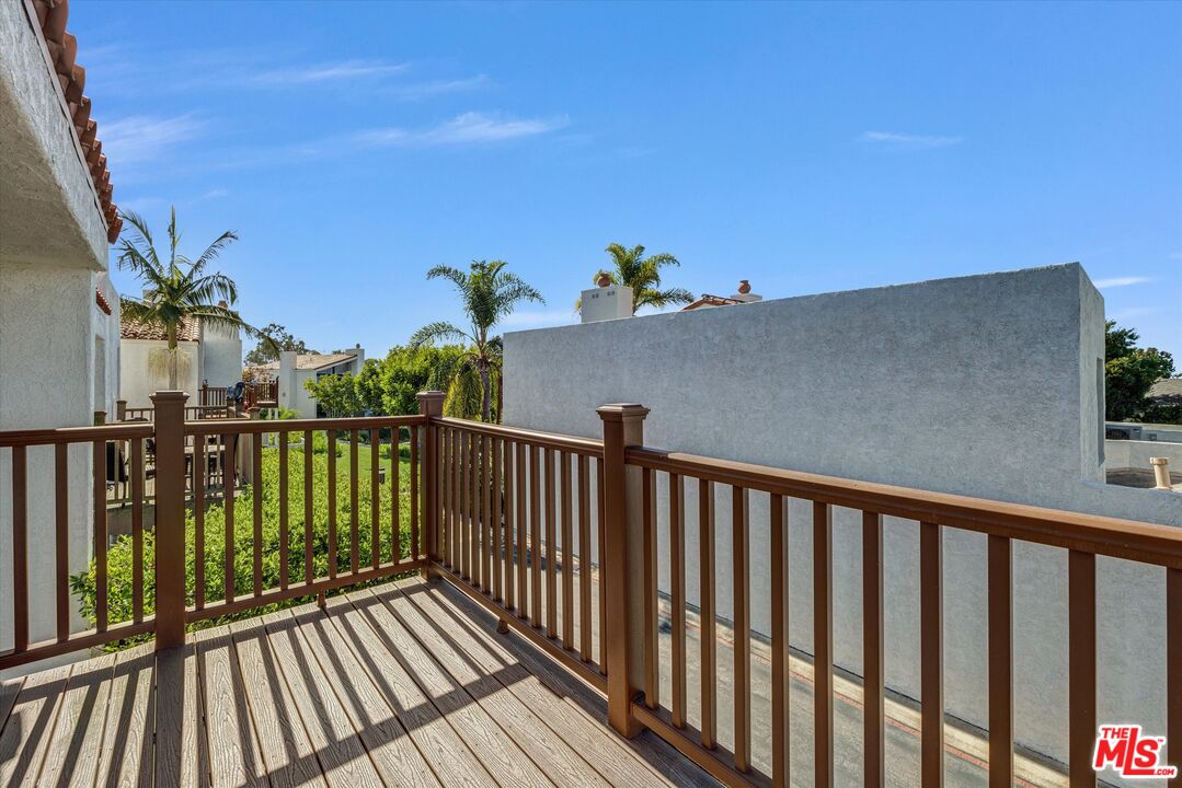 19 Canyon Crest Dr