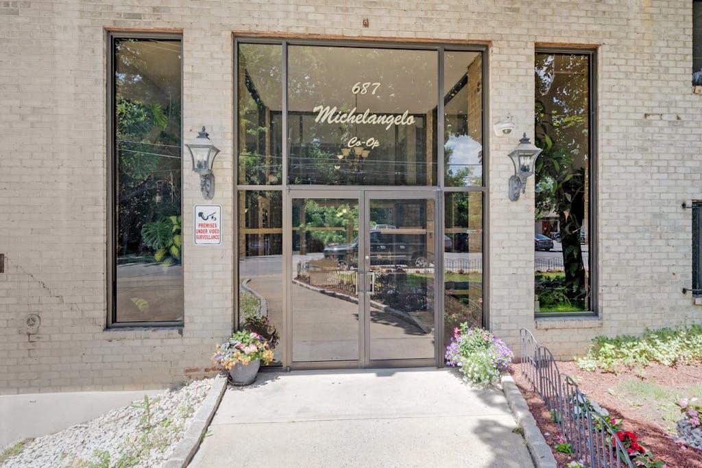 687 Bronx River Road Unit: 3C