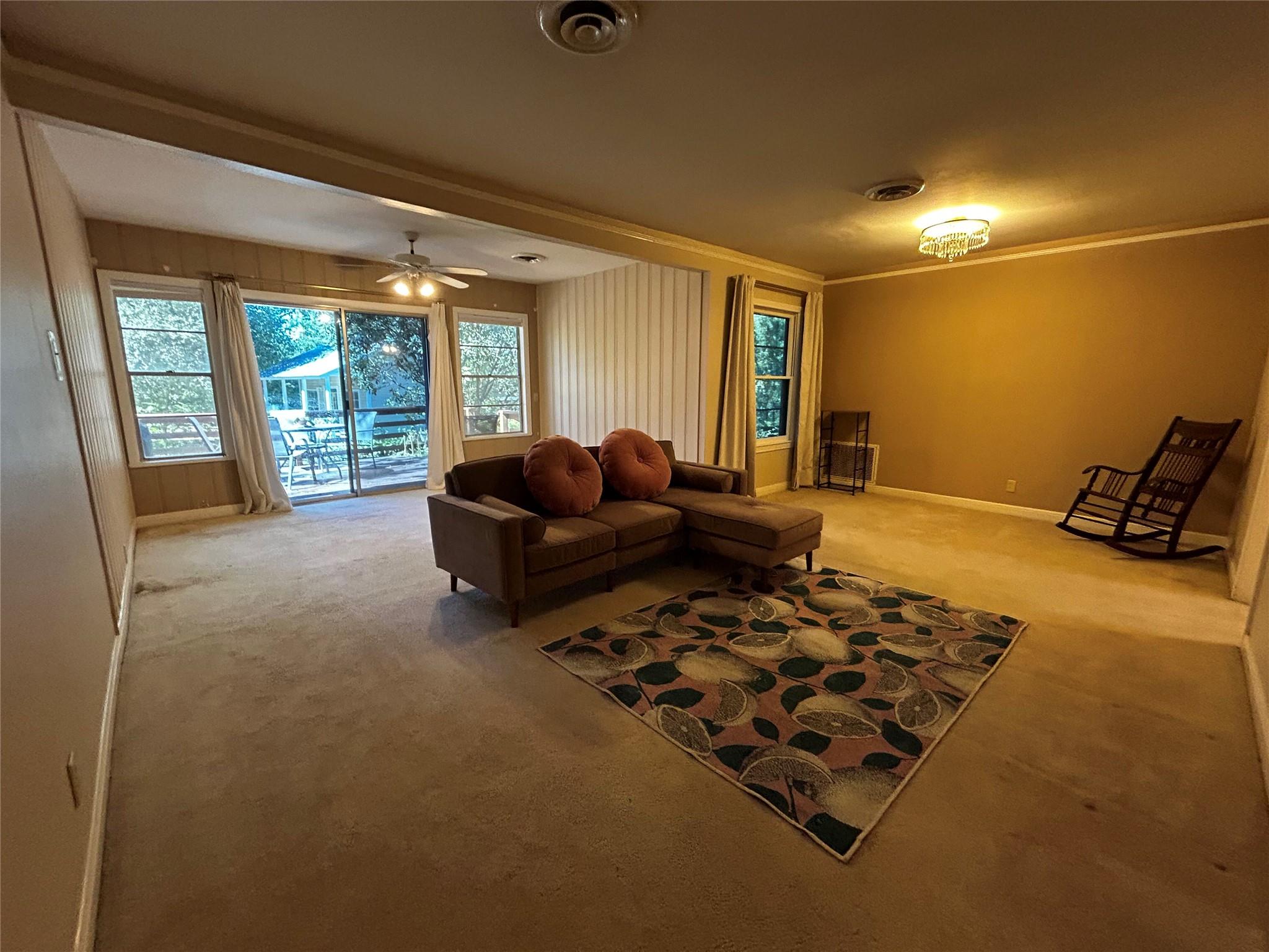 2707 White Horse TRL
