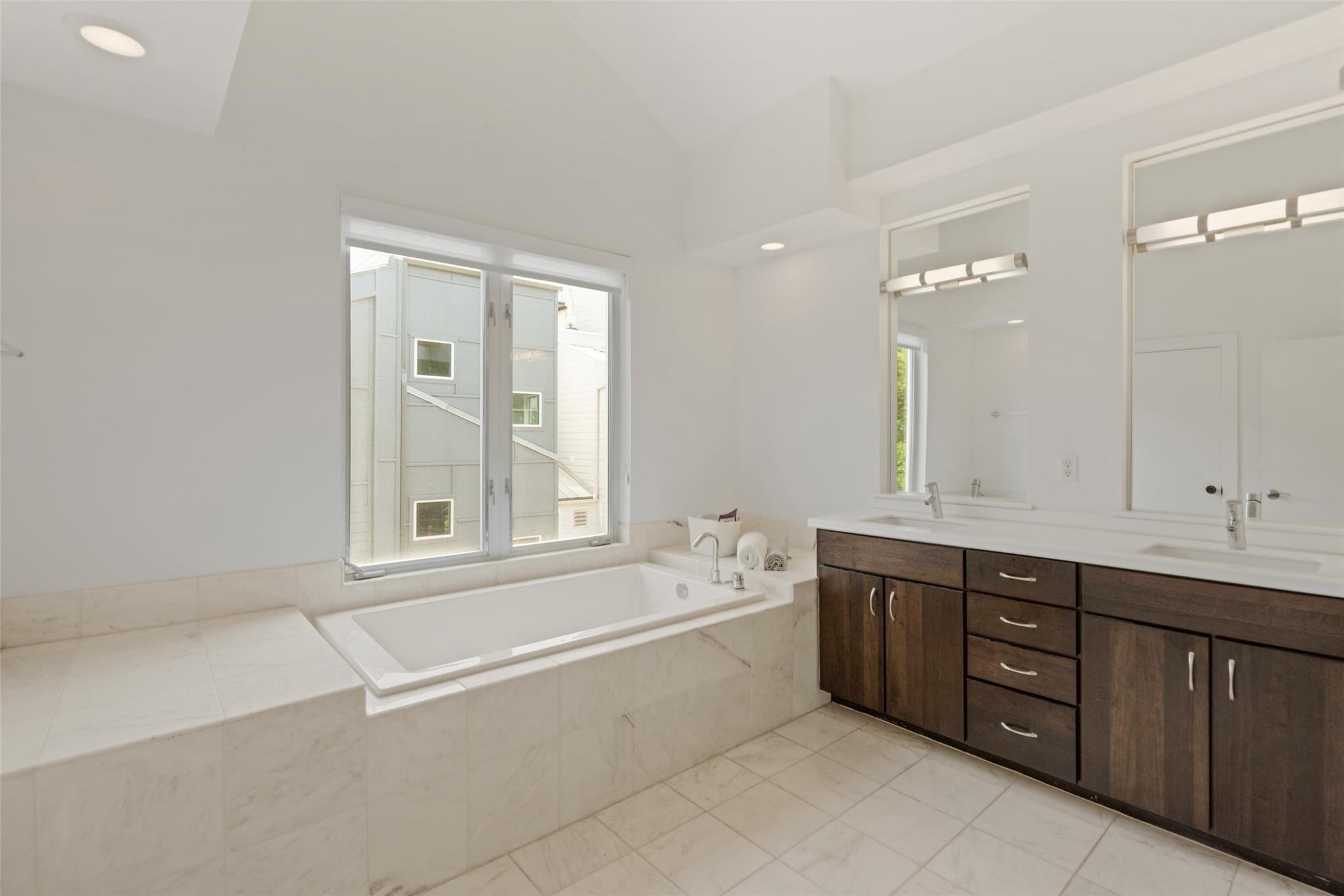 1500 Summit ST # 5