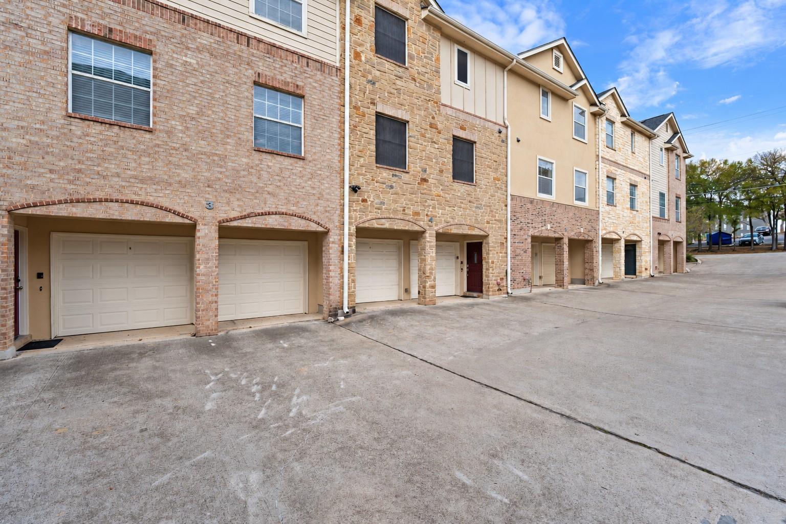 1402 Parker LN # 3