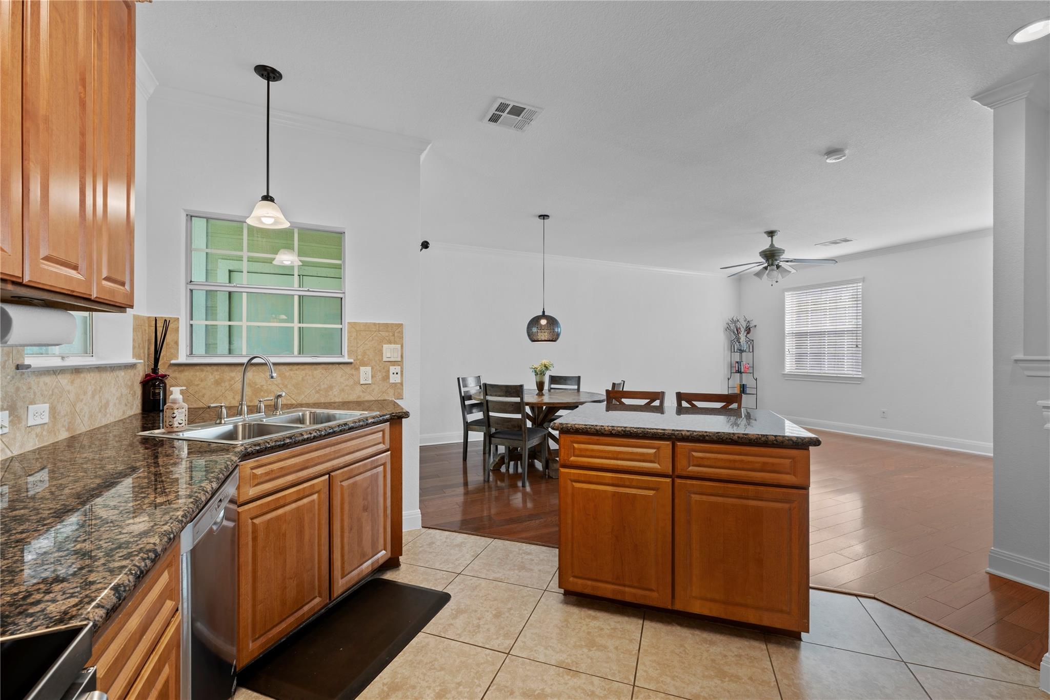 1402 Parker LN # 3