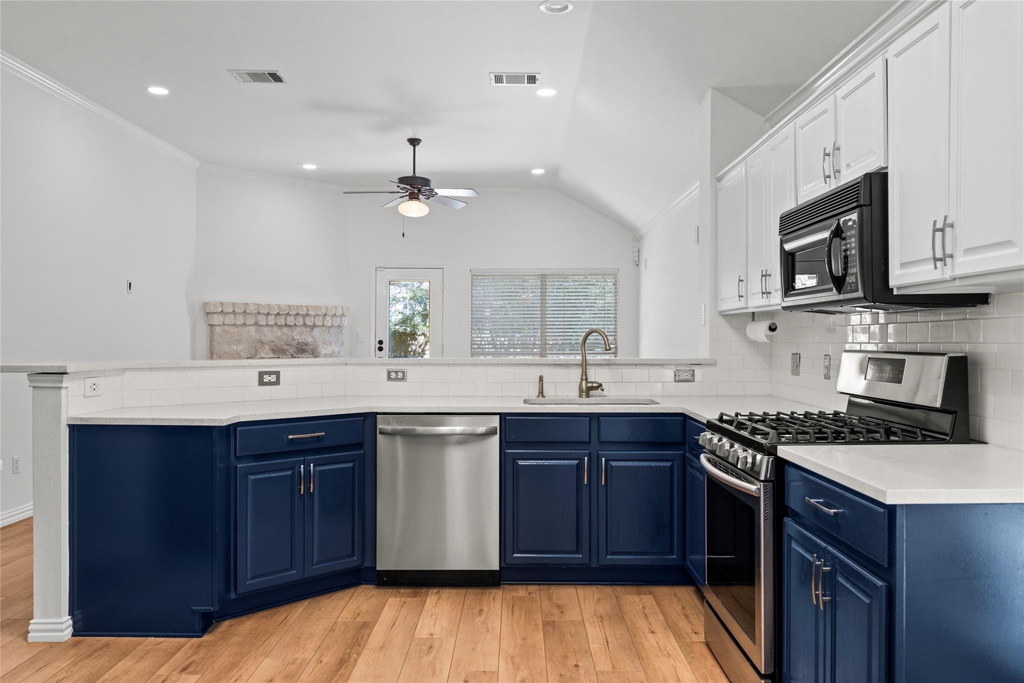 10318 Broomflower DR