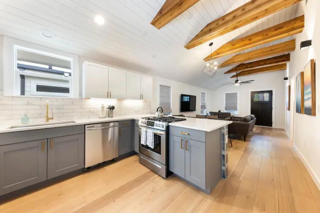 2319 Santa Rita ST
