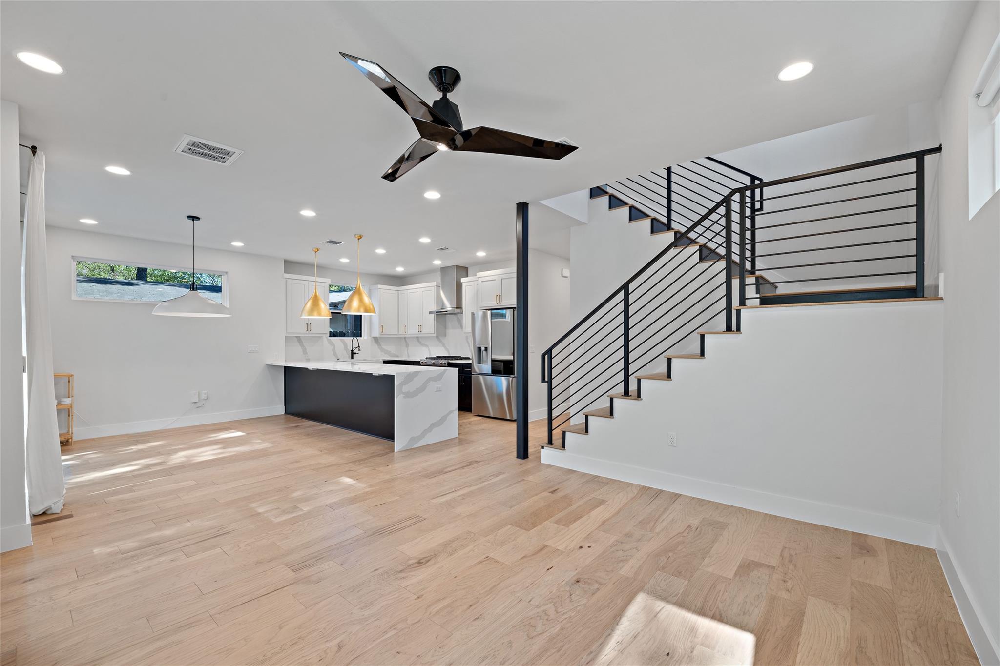 2211 Santa Rosa ST