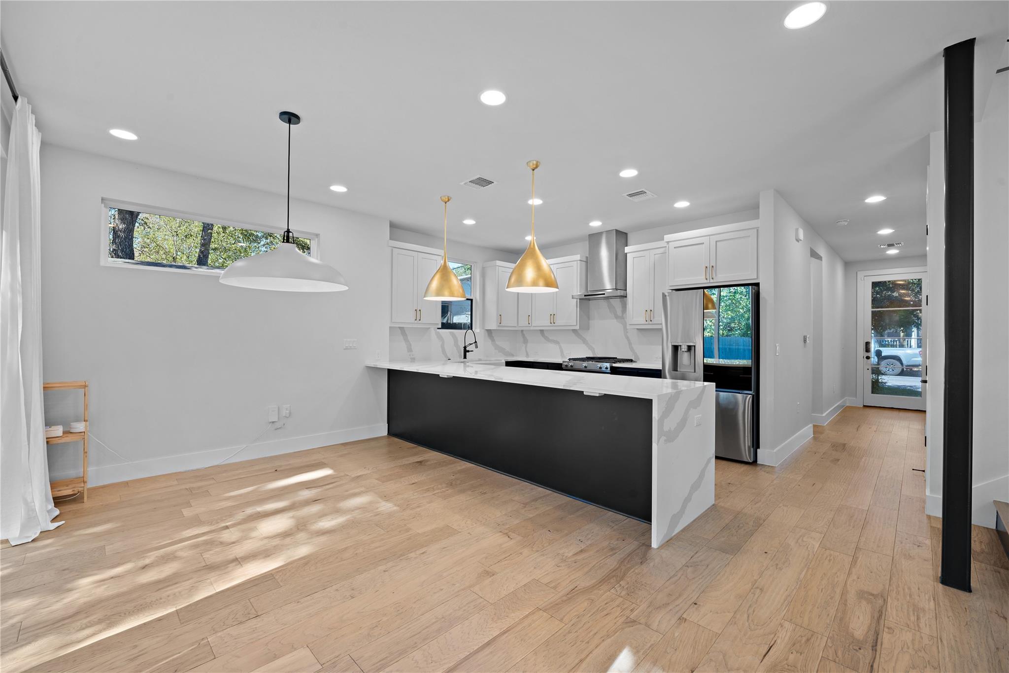 2211 Santa Rosa ST