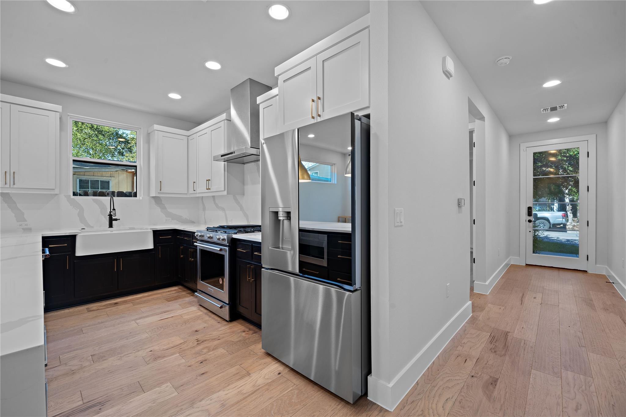 2211 Santa Rosa ST
