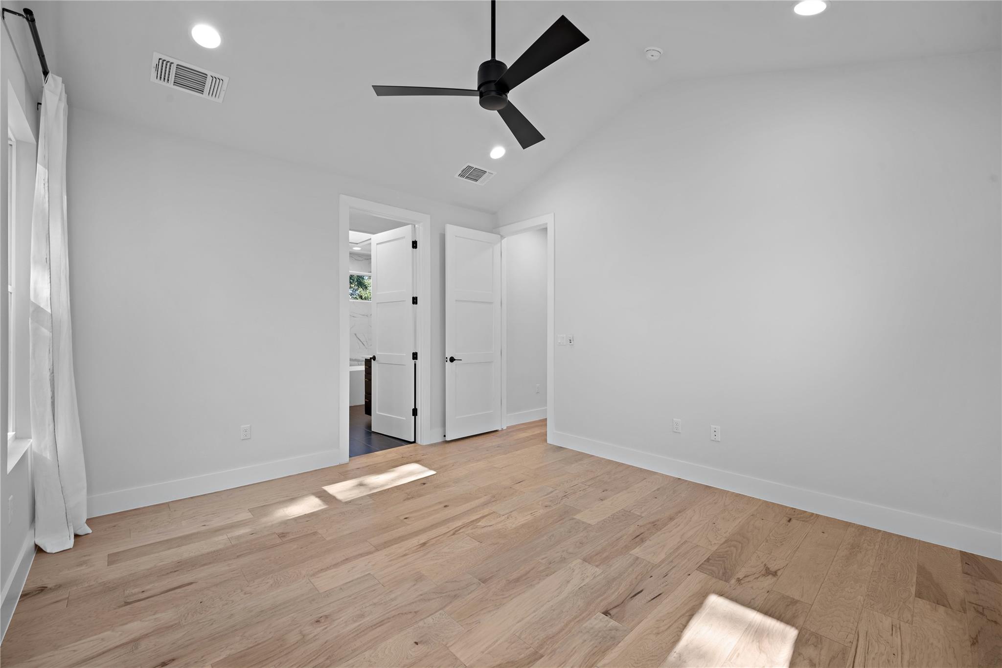 2211 Santa Rosa ST