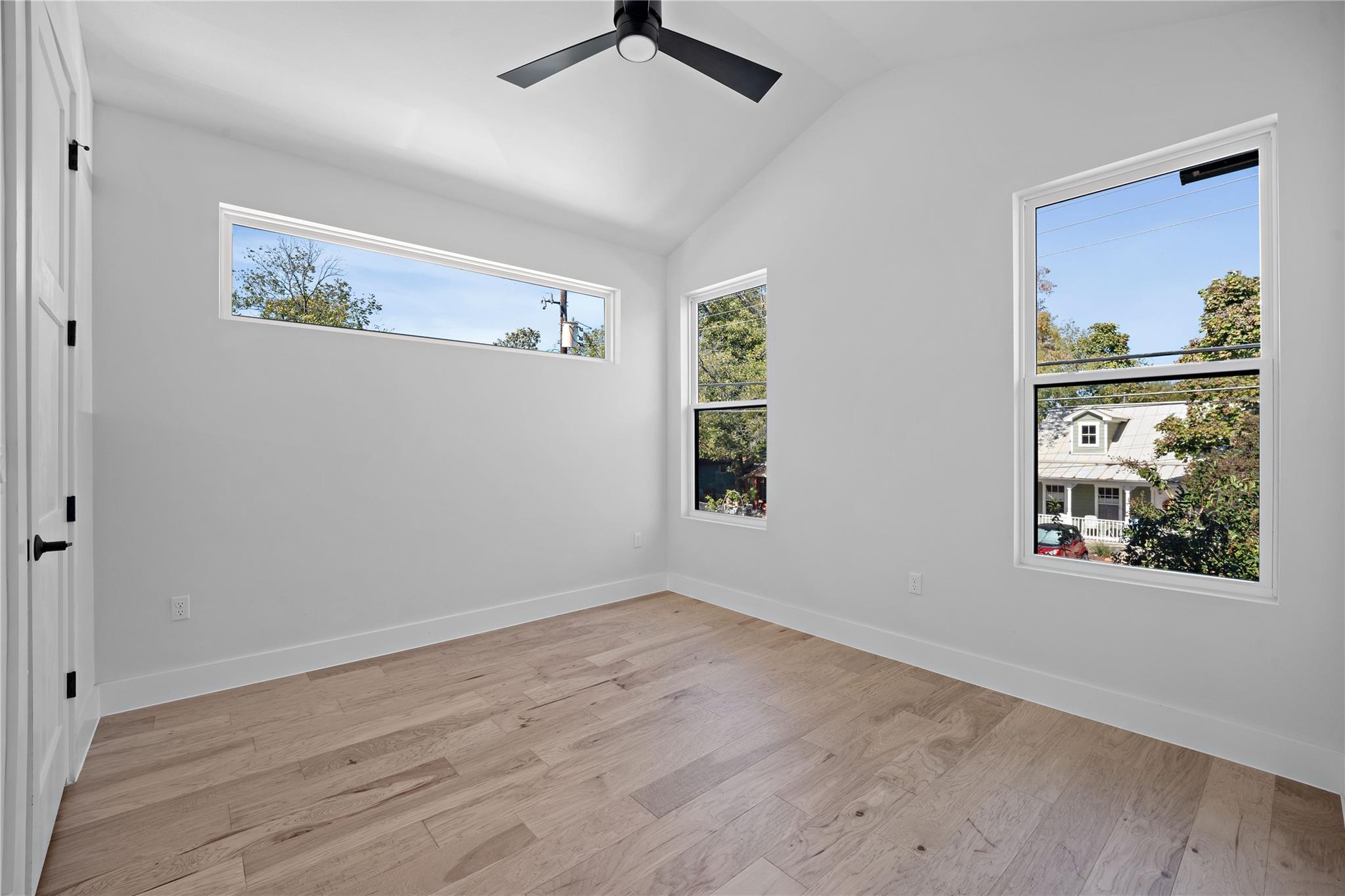 2211 Santa Rosa ST