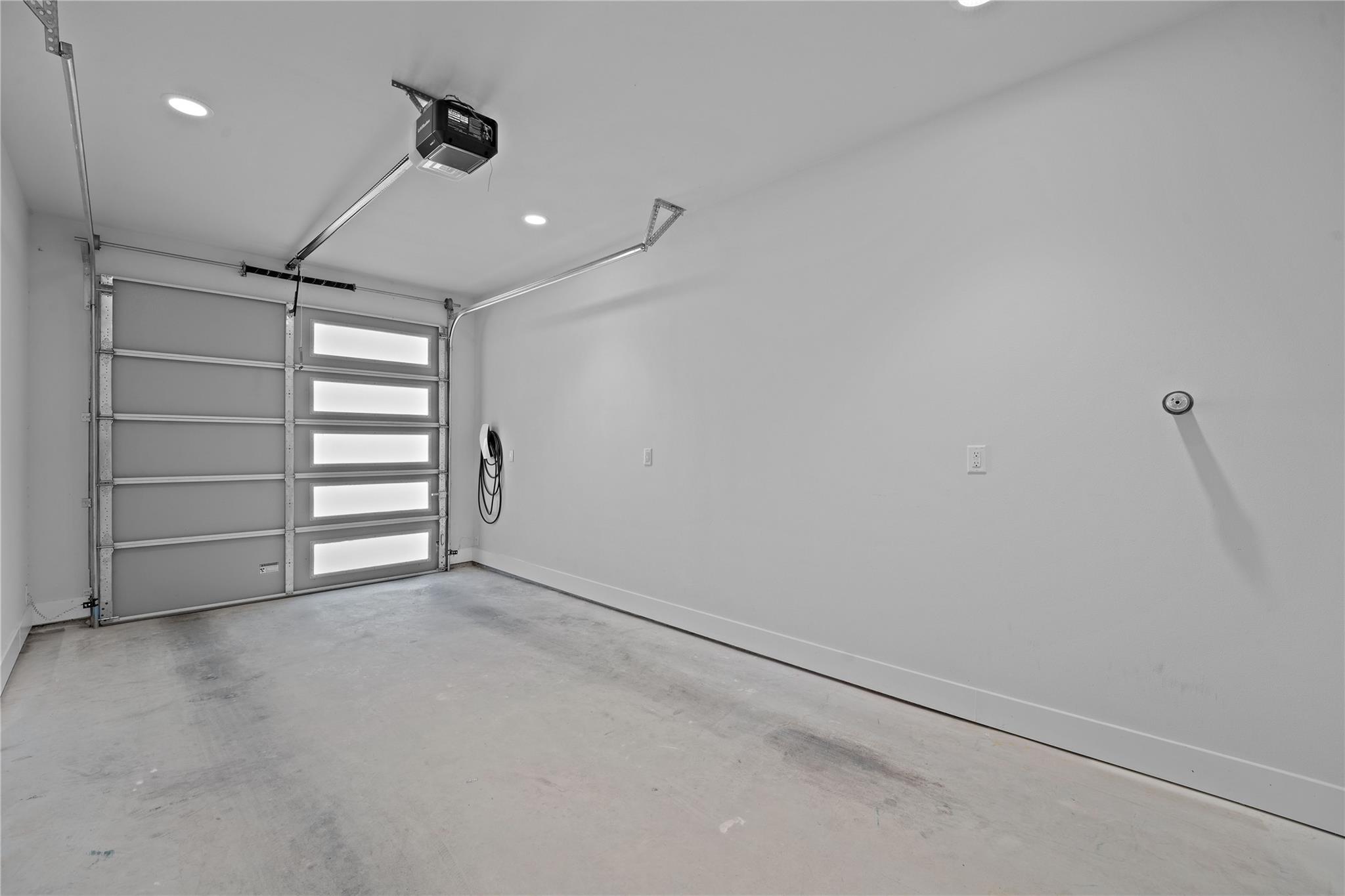 2211 Santa Rosa ST