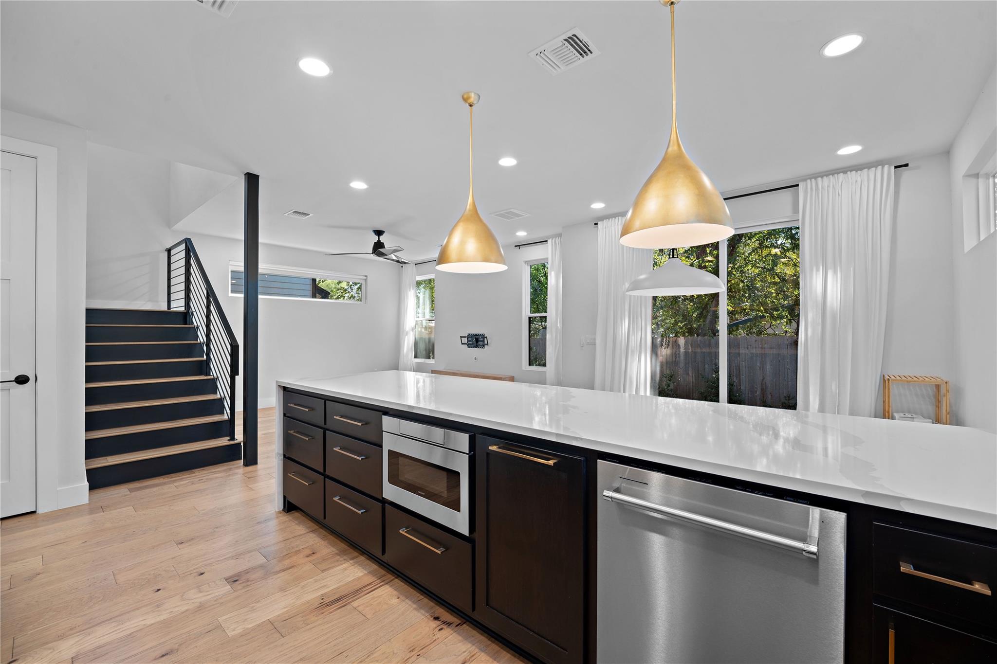 2211 Santa Rosa ST