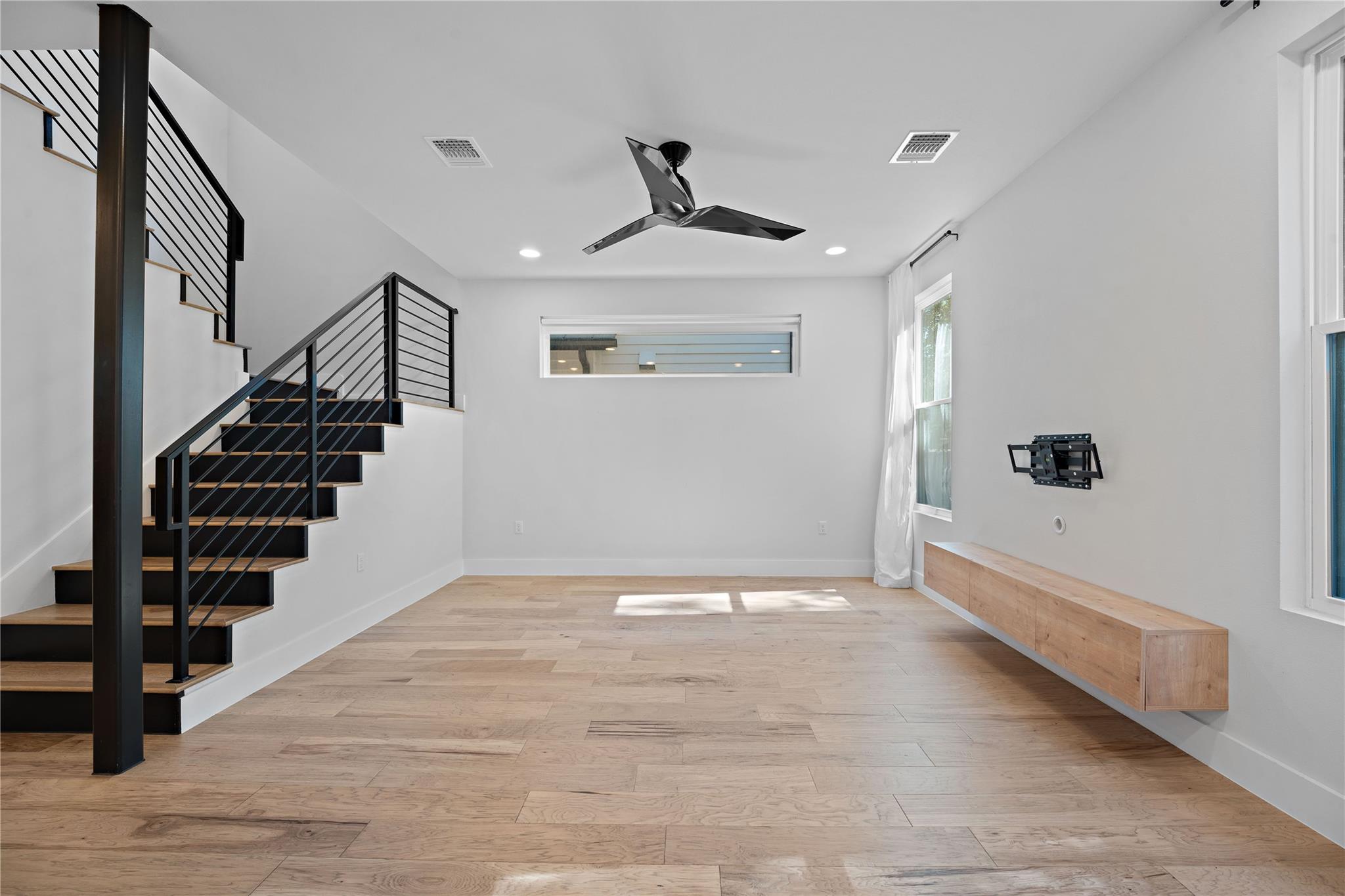 2211 Santa Rosa ST