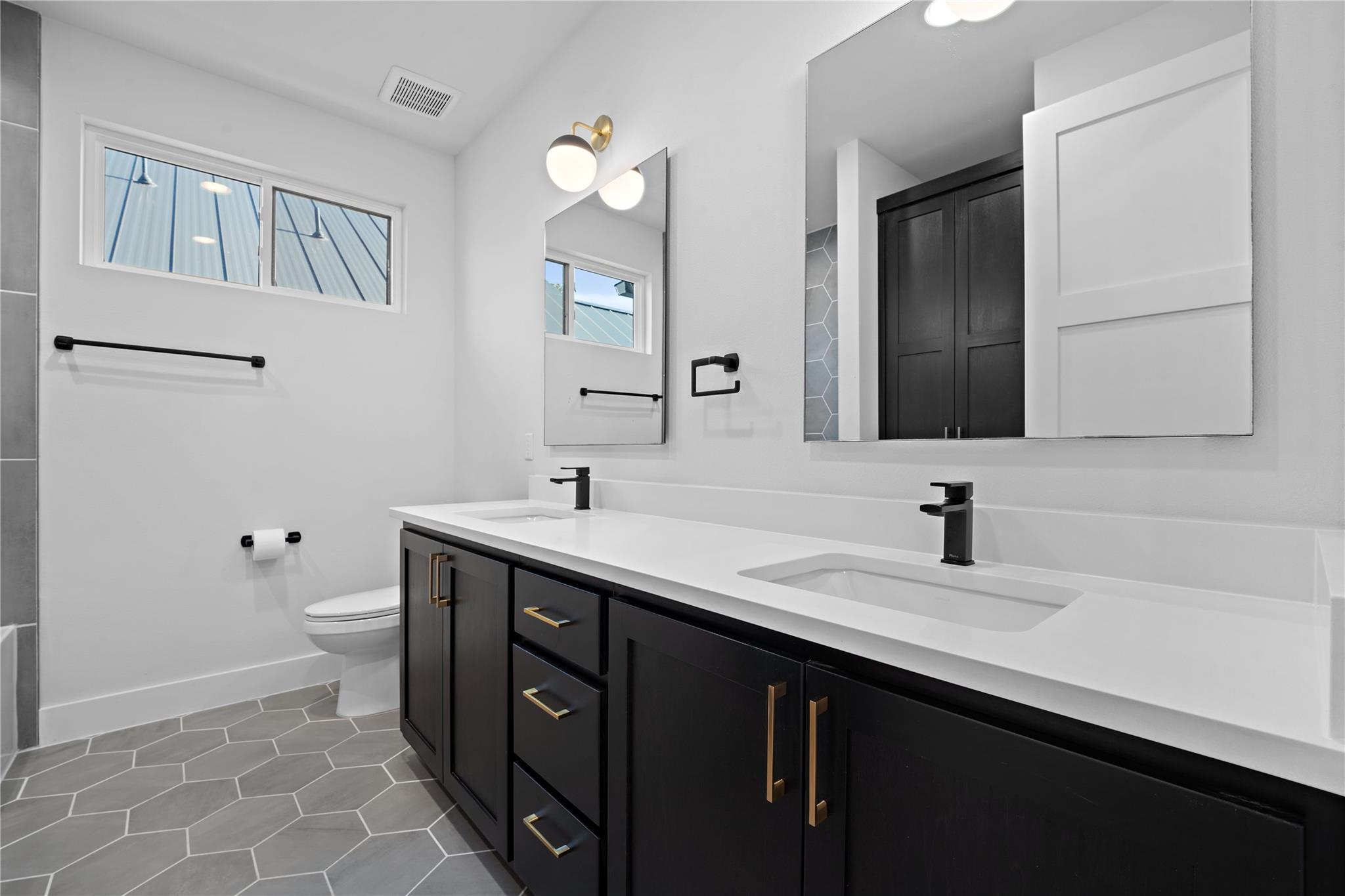 2211 Santa Rosa ST