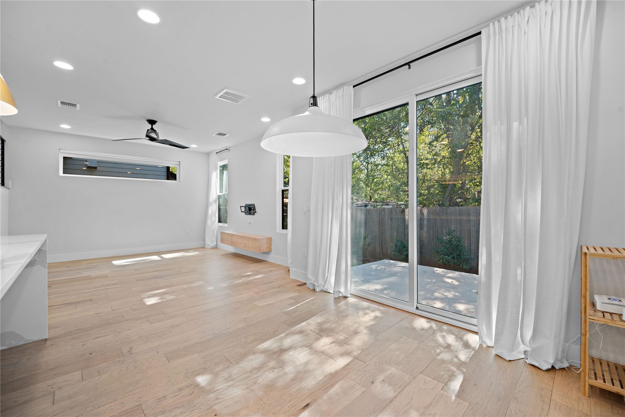 2211 Santa Rosa ST