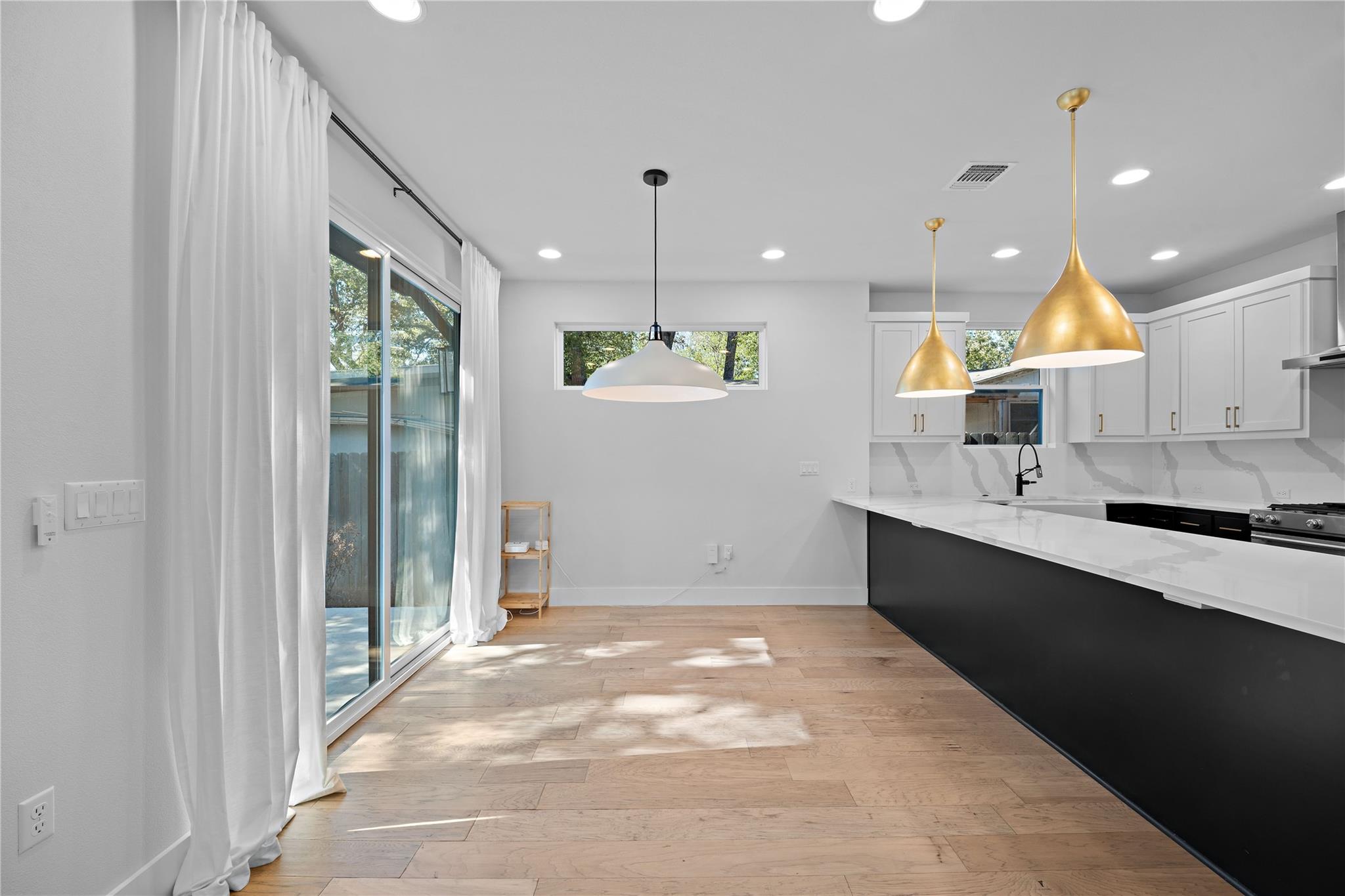 2211 Santa Rosa ST