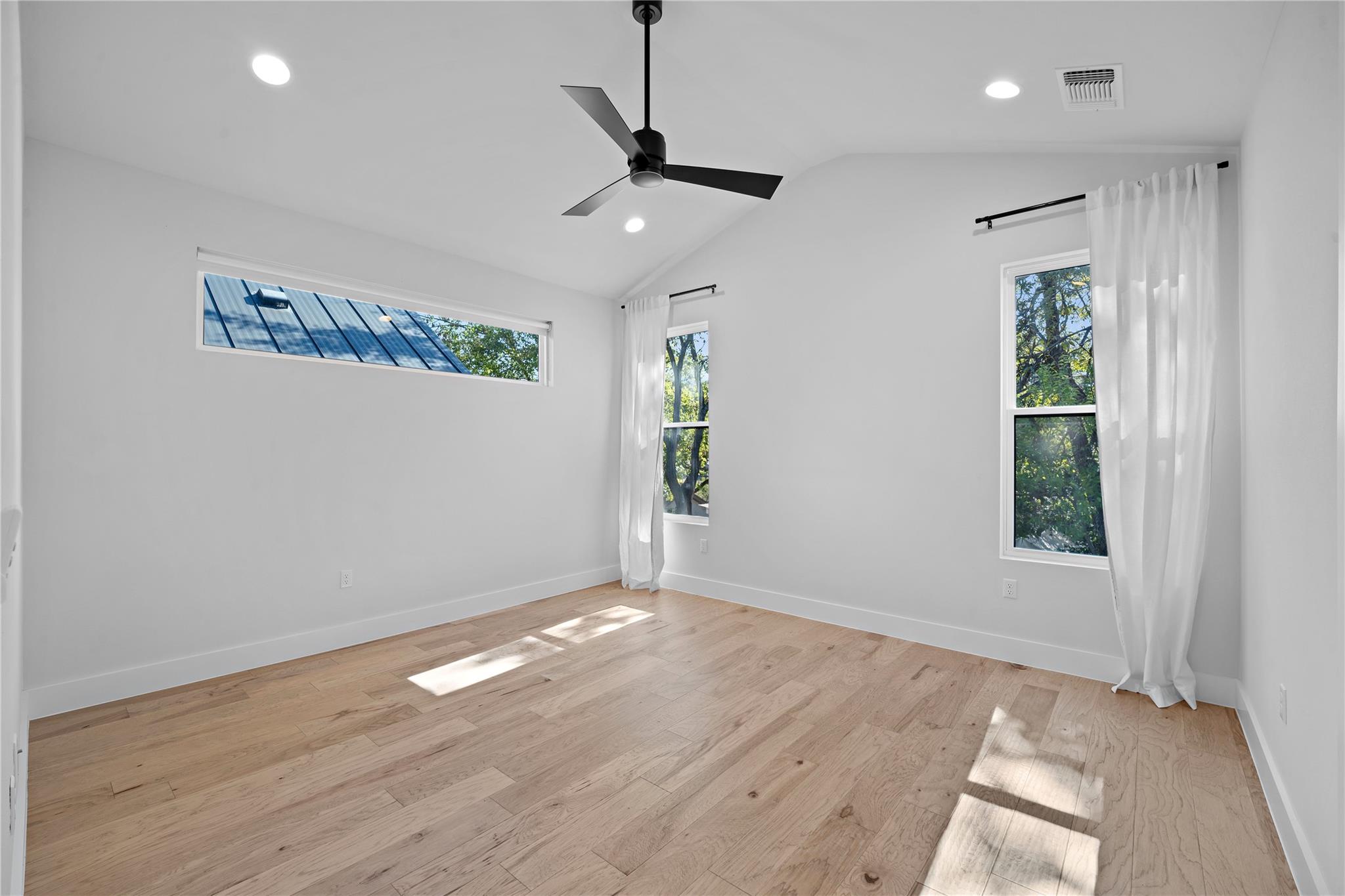 2211 Santa Rosa ST