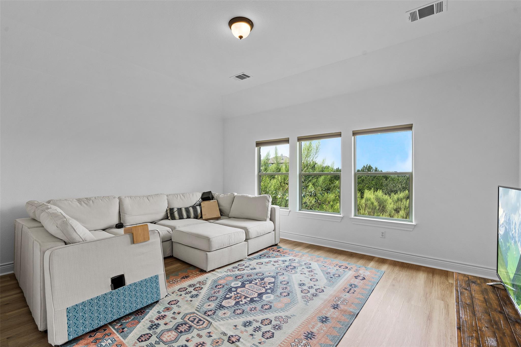 1075 Bluff Woods DR