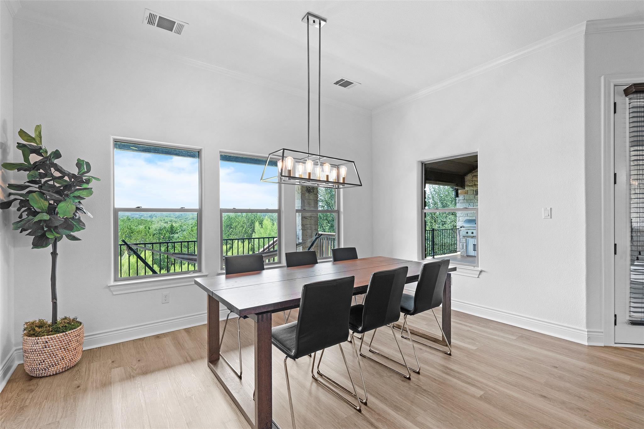 1075 Bluff Woods DR