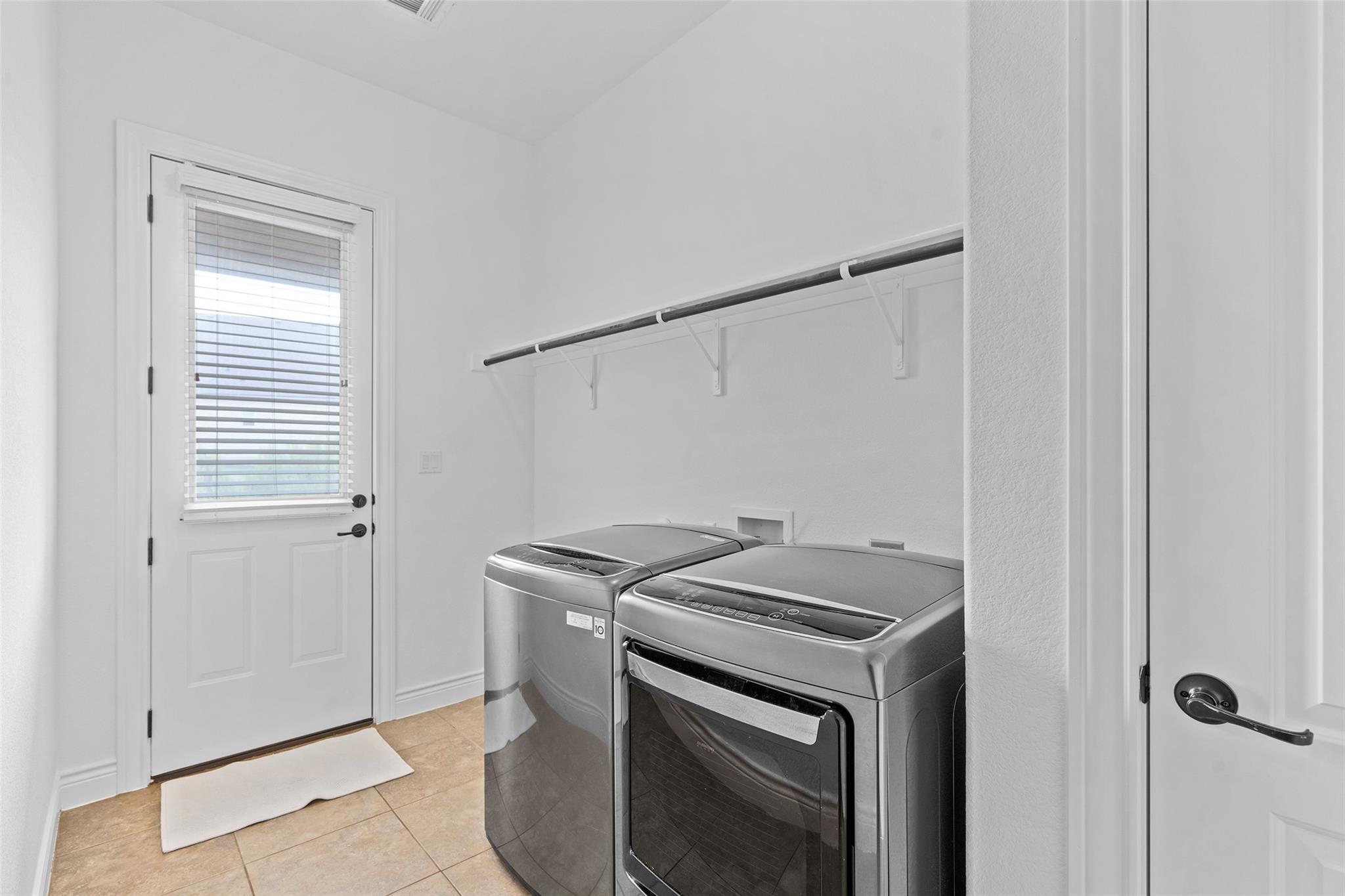 1075 Bluff Woods DR