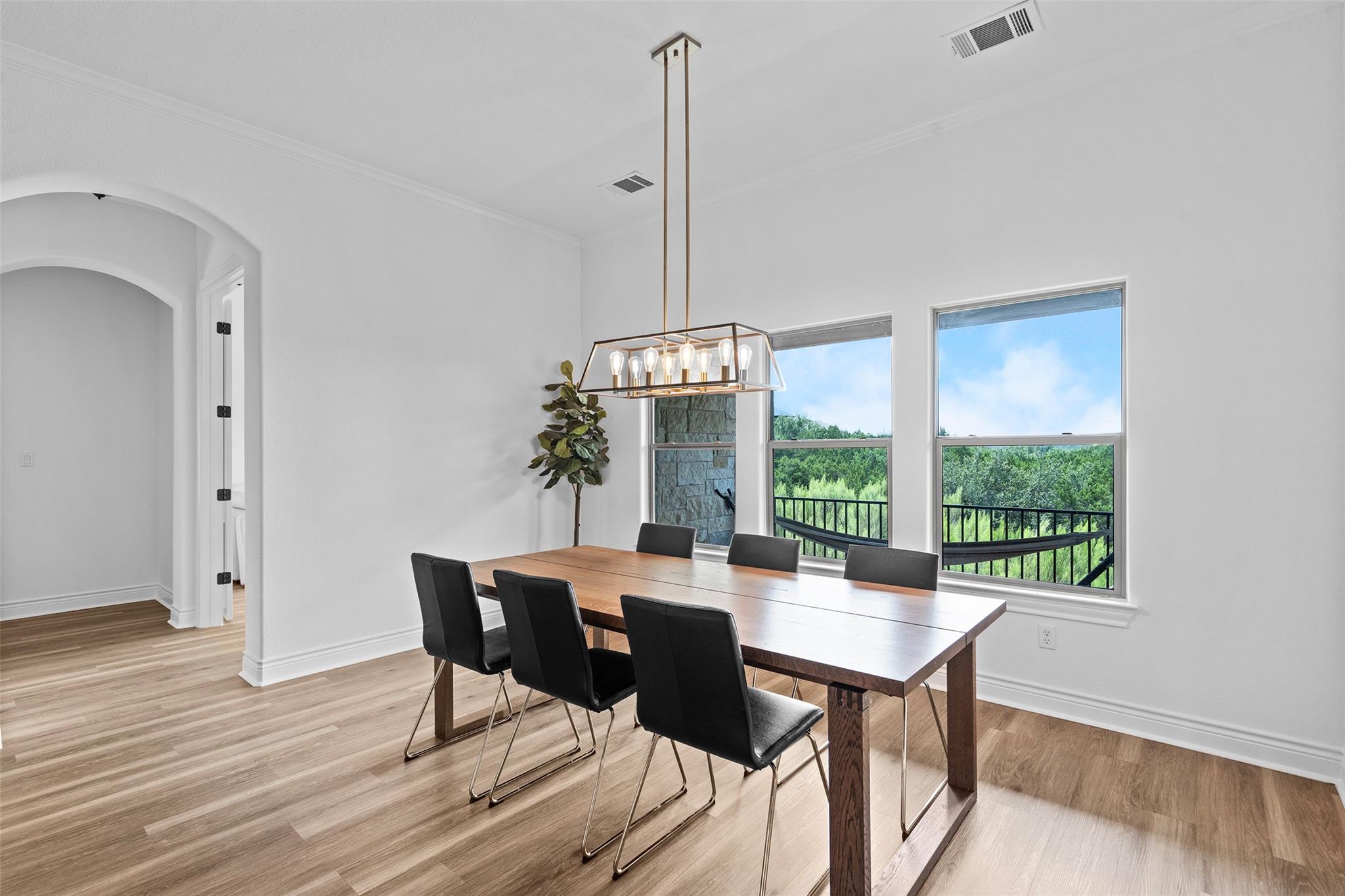 1075 Bluff Woods DR