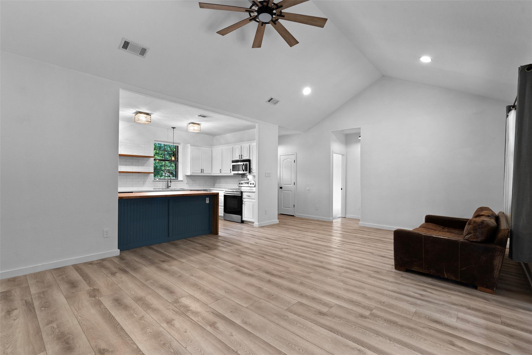 14913 Longbranch DR
