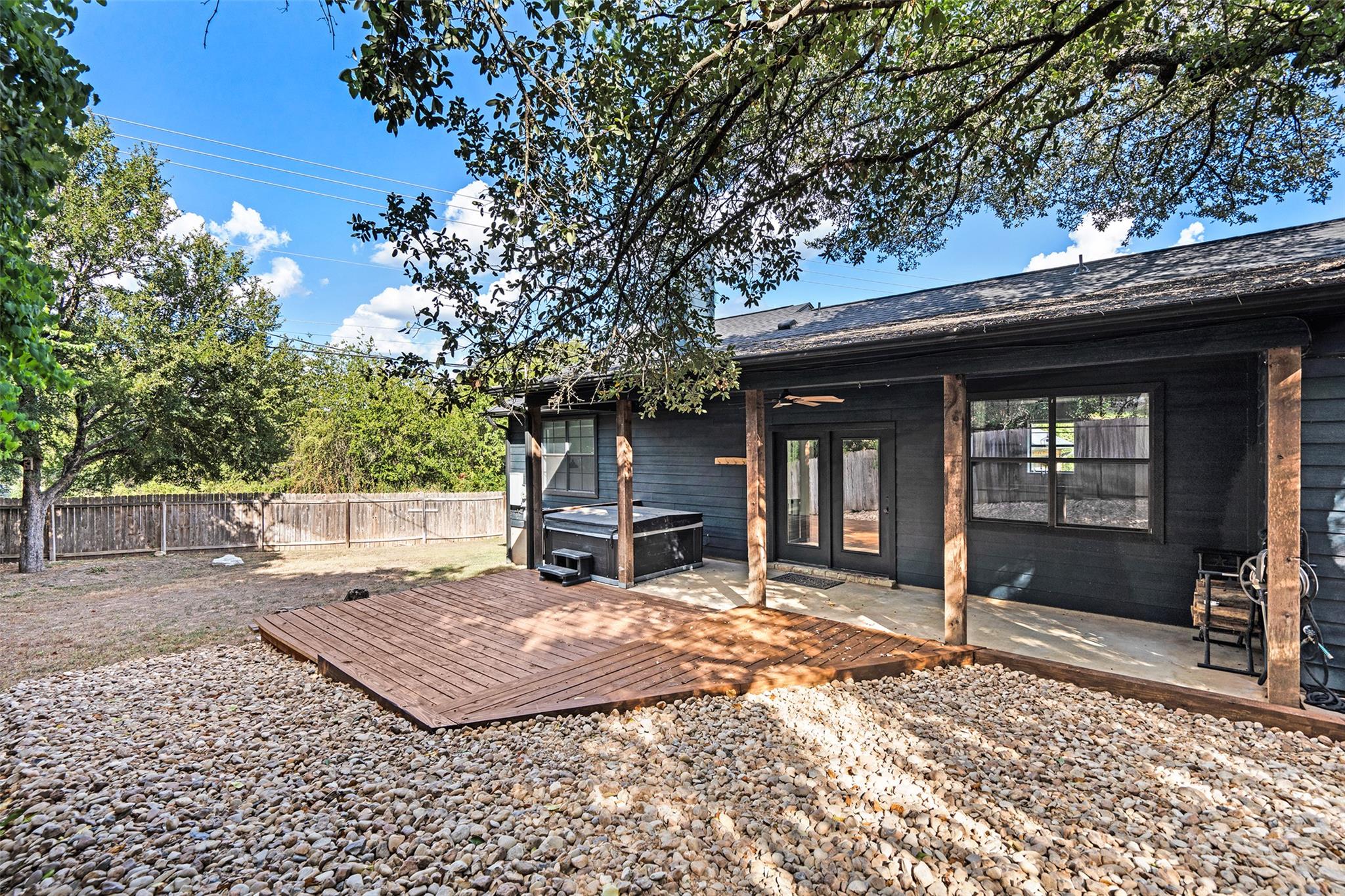 14913 Longbranch DR