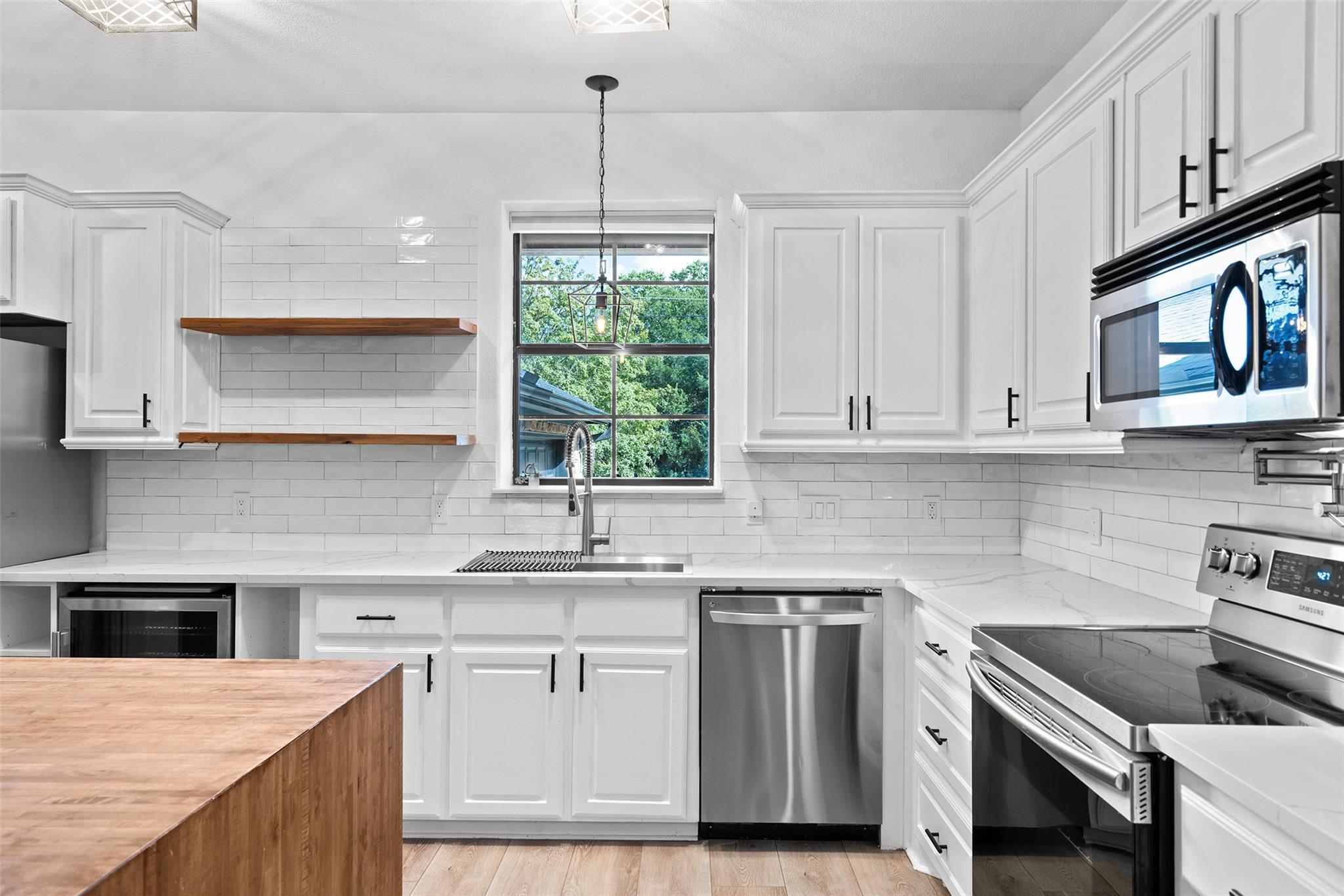 14913 Longbranch DR