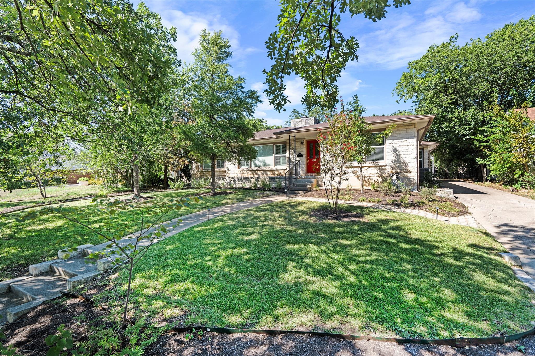 2606 Westover RD