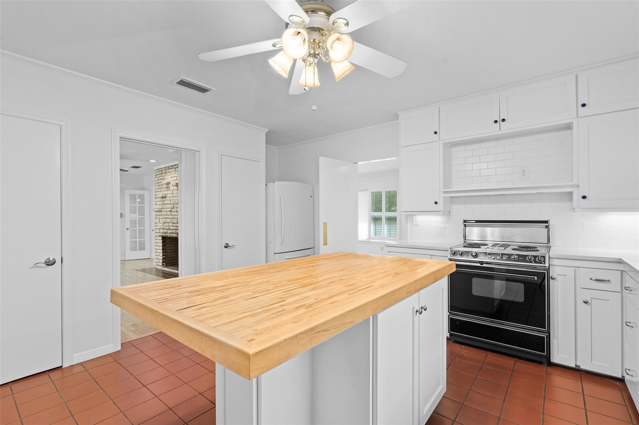 2606 Westover RD