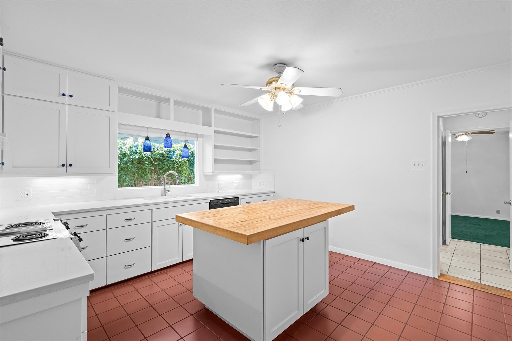 2606 Westover RD