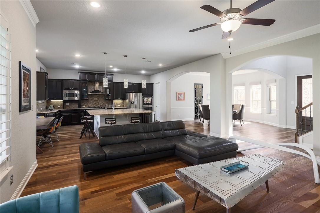 304 Duffy LN